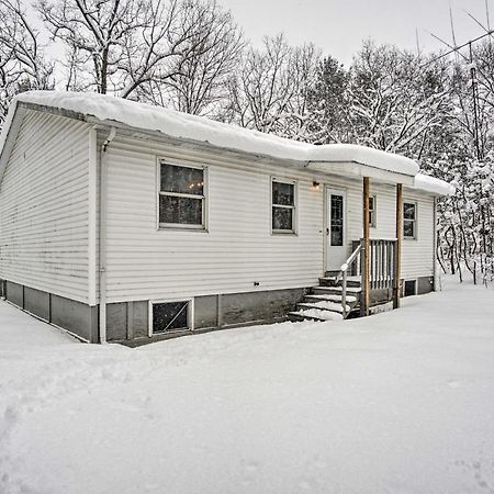 Wooded Twin Lakes Retreat 13 Mi To Lake Michigan! Ngoại thất bức ảnh